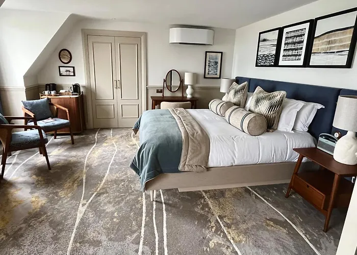 The White Horses By Everly Hotels Collection